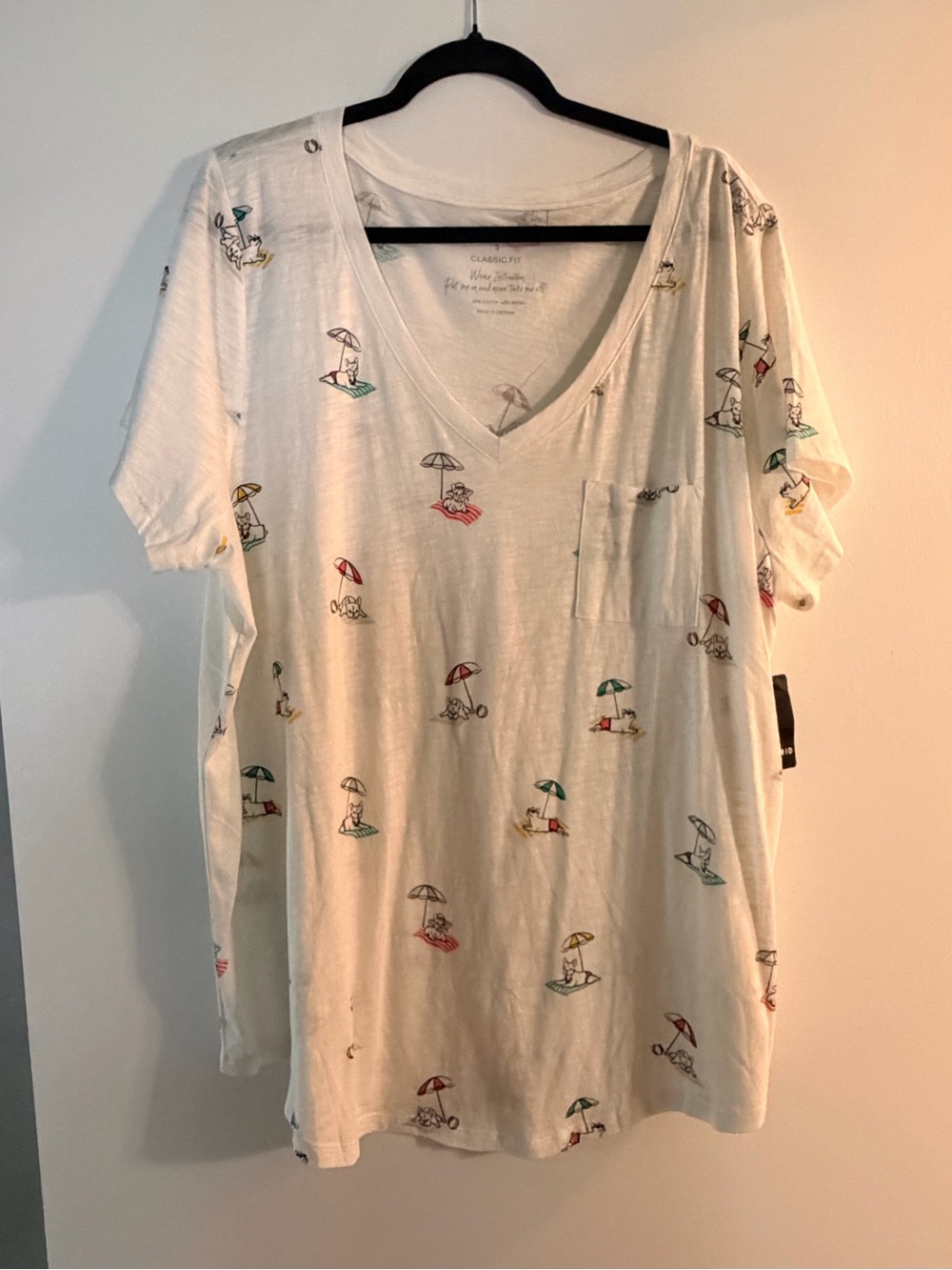 torrid Cream V-Neck Pocket Tee with Beach lounging Frenchie Motifs